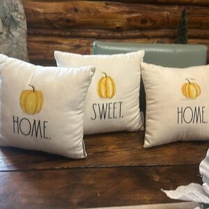 Set of 3 pumpkin pillow